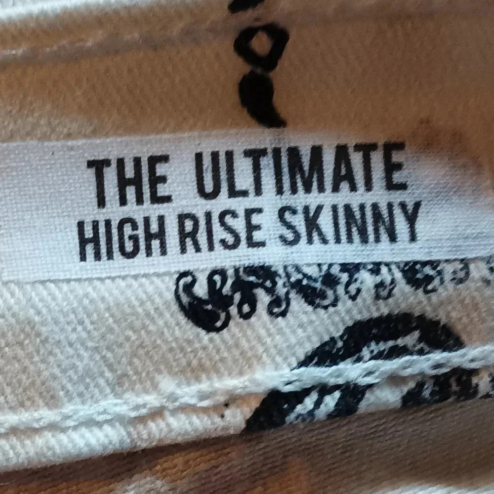 Kensie Jeans split raw hem high rise vintage luxe bandana white jean 2 - Picture 9 of 12